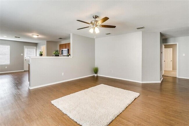 Building Photo - 909 Poncho Ln