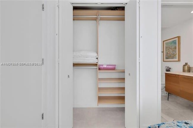 Building Photo - 17001 Collins Ave