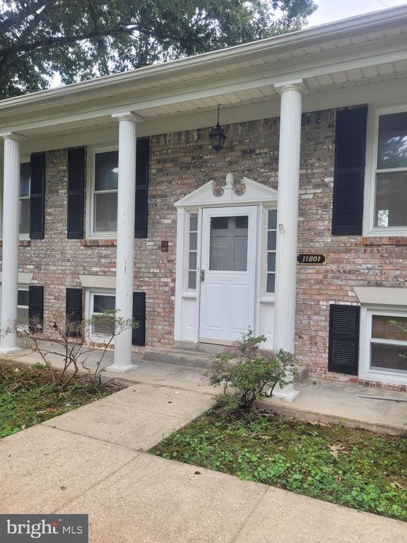 Building Photo - 11801 Fairgreen Ln