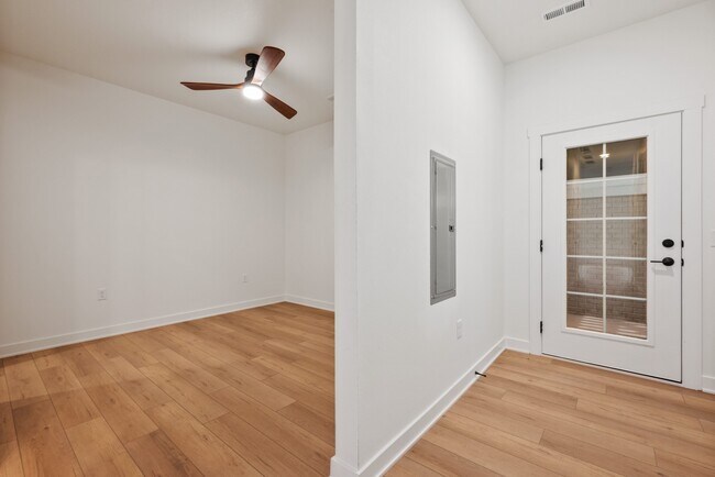 Building Photo - 1115 SW 11th St