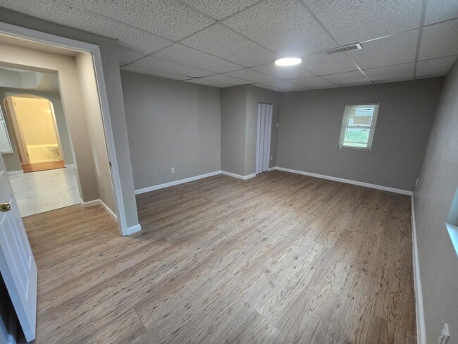 Building Photo - Awesome 3-Bedroom Home in St. Louis – Move...