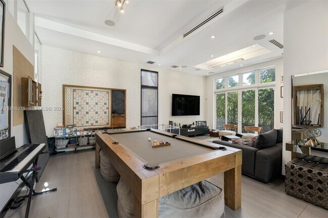 Building Photo - 765 Allendale Rd