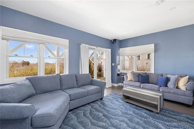 Building Photo - 14 E Pointe Ct