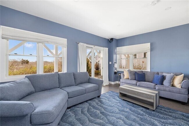 Building Photo - 14 E Pointe Ln