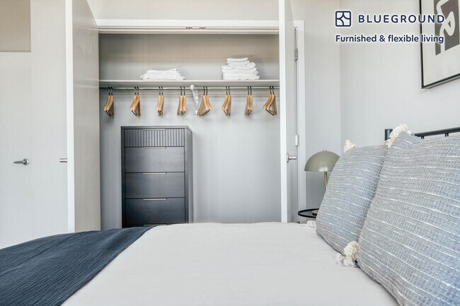 Building Photo - 3000 Pearl Pkwy