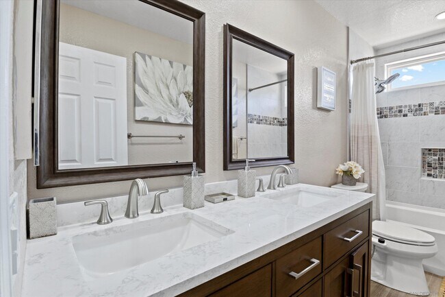 Building Photo - 3718 Via Las Villas