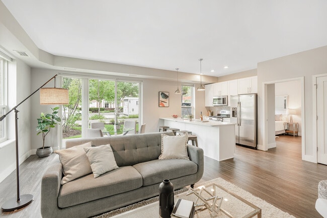 Building Photo - HIGHPOINT Barrington