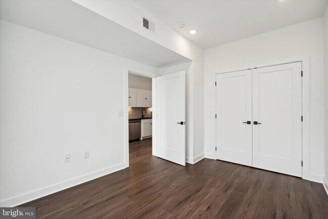 Building Photo - 2636 E York St