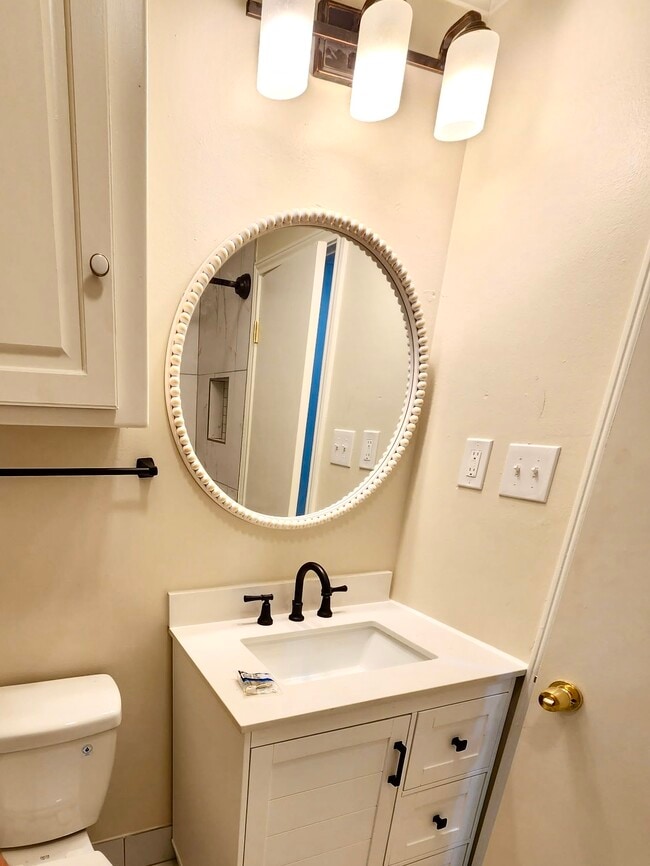 Building Photo - 5055 Inniswold Rd