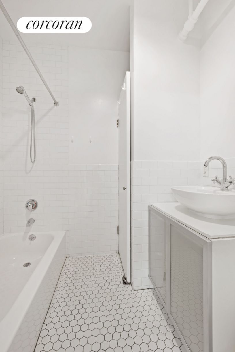 Building Photo - 241 Bedford Ave