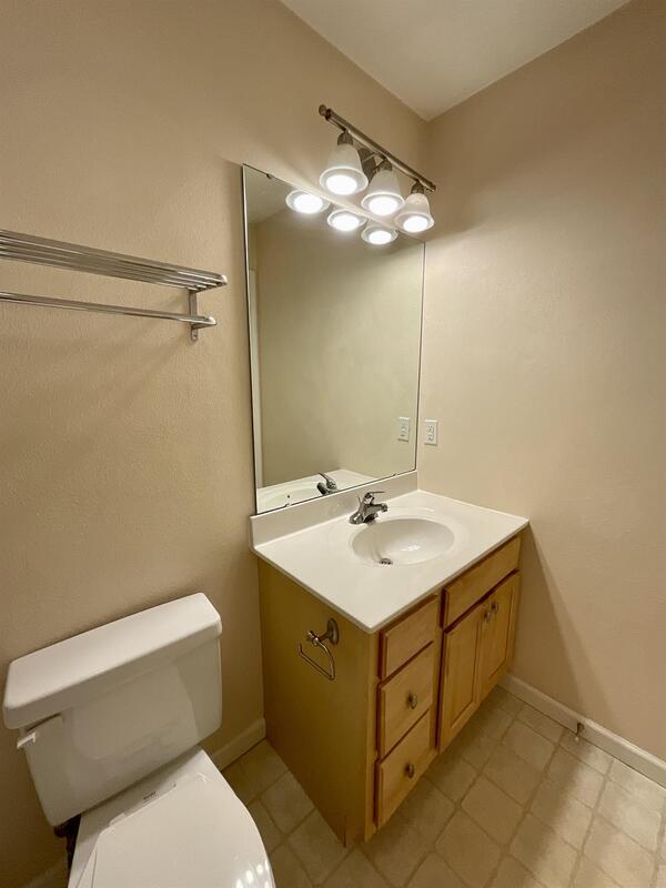 Building Photo - 1511 English Pine Ln