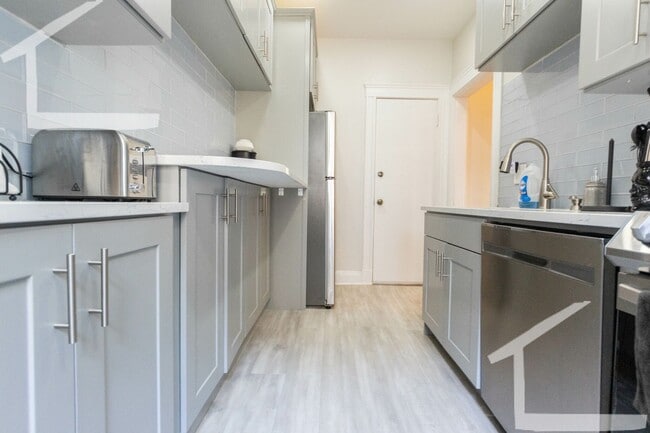 Building Photo - 368 Chestnut Hill Ave