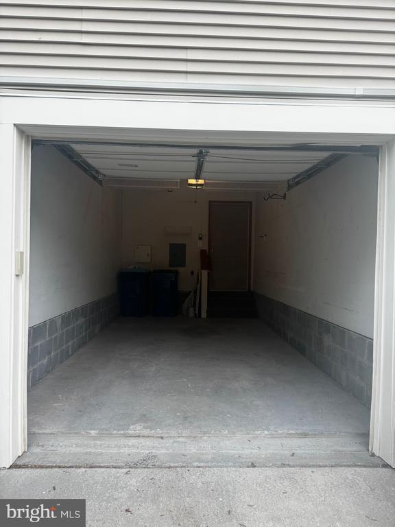 Building Photo - 20240 Macglashan Terrace
