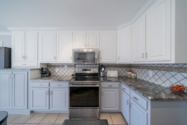 Building Photo - Spacious Madison Home with Pool, Game Room, Bonus Room & Prime Location