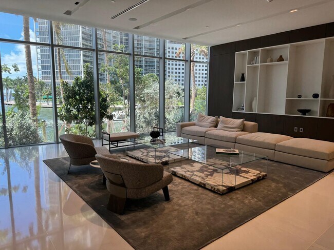 Building Photo - 300 Biscayne Blvd Way