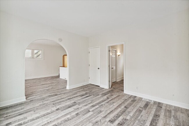 Building Photo - 4039 Vermaas Ave