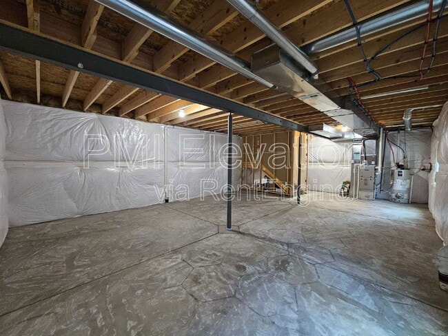 Building Photo - 10040 Hough Point
