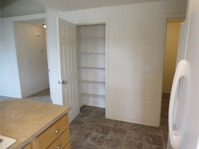 Building Photo - 63162 de Haviland St