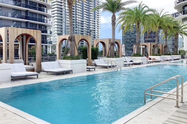 Building Photo - 801 S Miami Ave