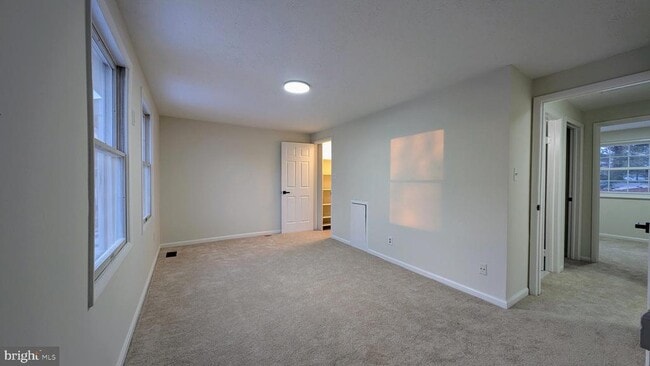 Building Photo - 11181 Captain's Walk Ct