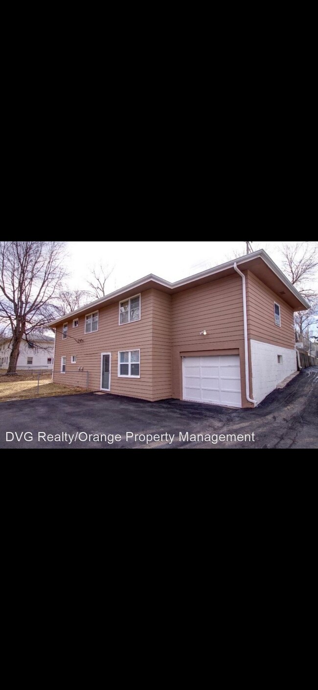 7520 Blondo St - 7518 Blondo St