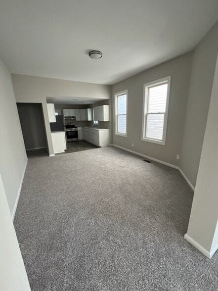 Living room - 27 Riverview Ave