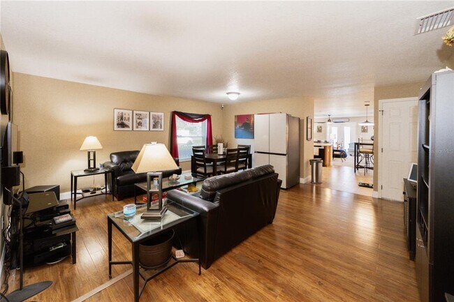 Building Photo - 30930 Temple Stand Ave