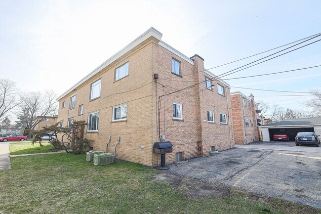 Building Photo - 746 Walnut St