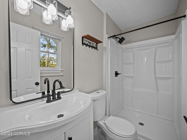 Building Photo - 436 Wolf Run Ln