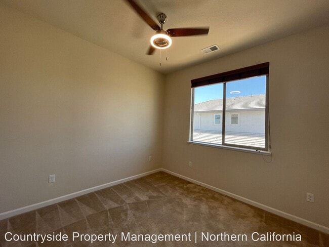 Building Photo - 4 br, 2.5 bath House - 3212 Vintage Drive