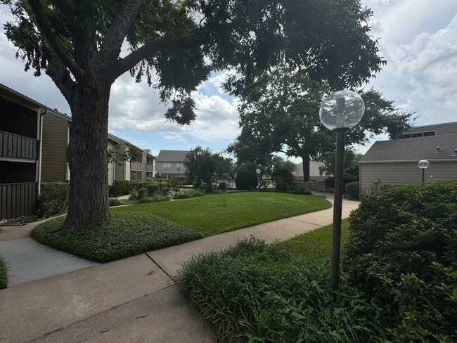 Primary Photo - 5005 Georgi Ln