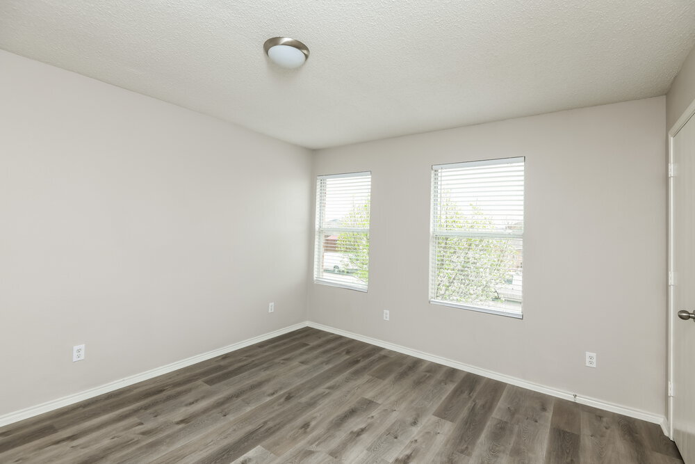 Building Photo - 907 Blue Sky Dr
