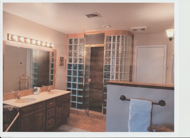 Primary Photo - 6419 E Cactus Rd