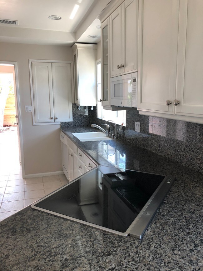 Building Photo - 2315 24th St