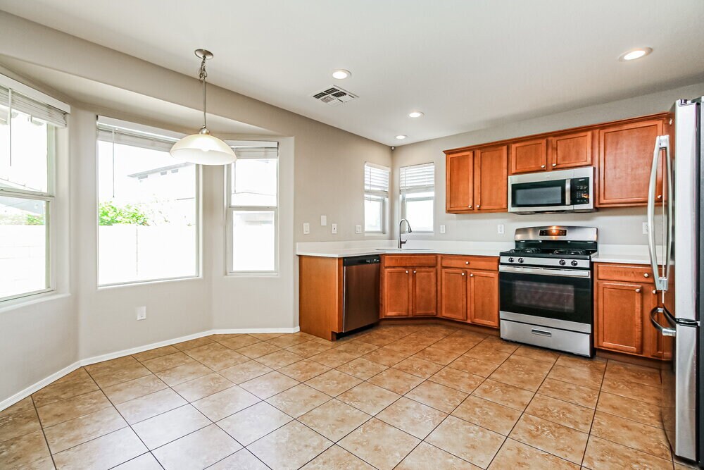 Building Photo - 1238 E Julian Dr