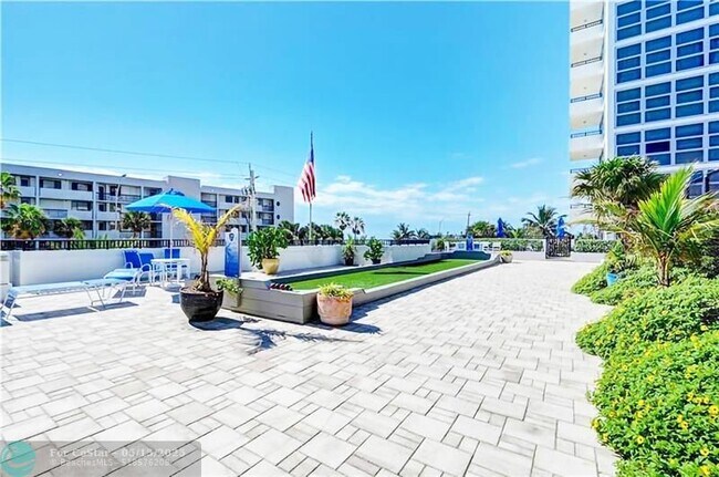 Building Photo - 525 N Ocean Blvd