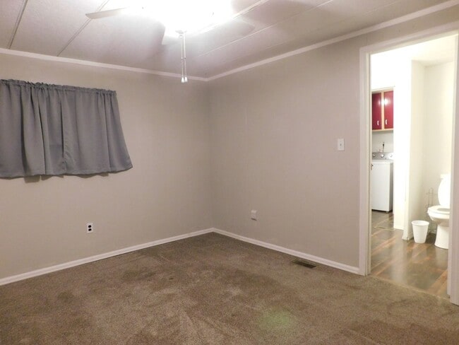 Building Photo - Unique Property