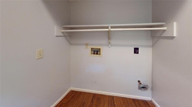 Building Photo - 335 Bent Tree Dr