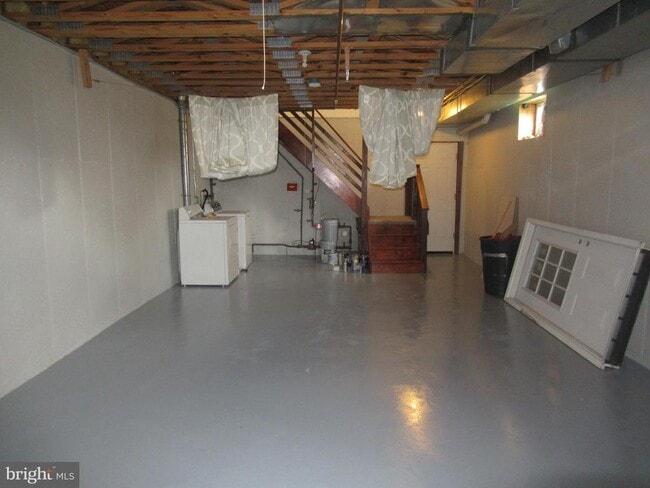 Building Photo - 436 Coates St