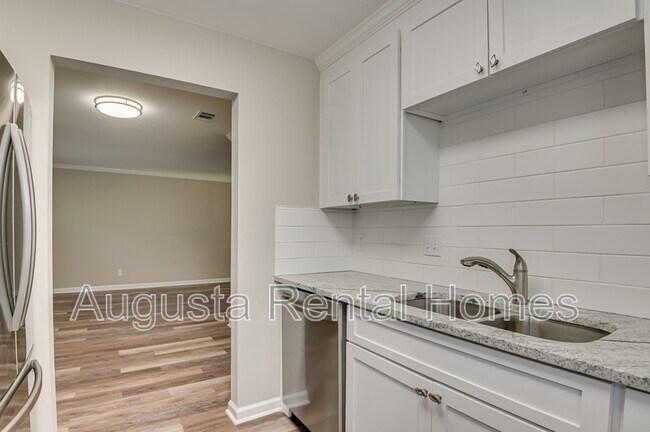 Building Photo - 1402 Johns Rd