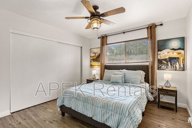 Building Photo - 2290 N Victoria Rd