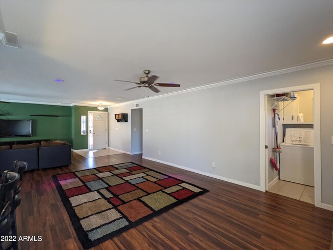 Building Photo - 10044 N 39th Ln