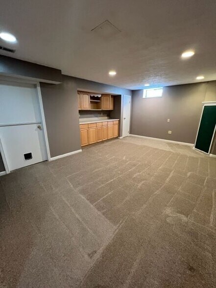 Building Photo - 2800 Pheasant Field Dr