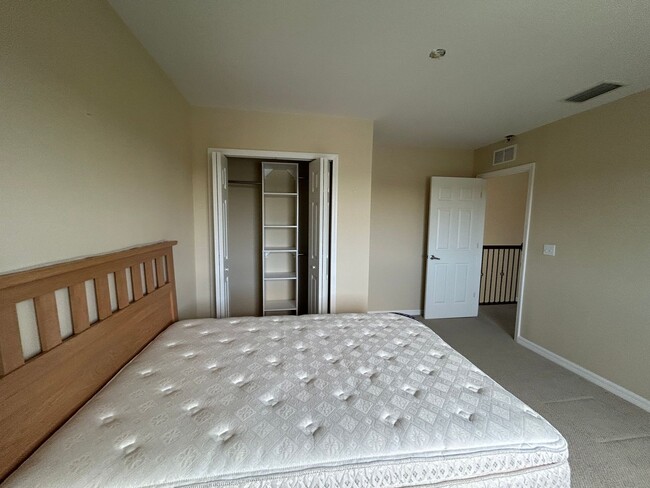 Building Photo - 2475 Ashbury Cir