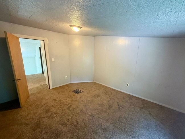 Building Photo - 4 Bed 2 Bath Single Family Home in Wausau