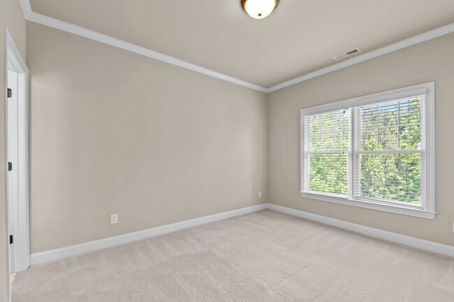 Building Photo - Stunning Newly Remodeled 5BD, 4BA Raleigh ...