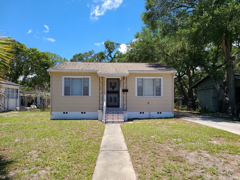 Primary Photo - 2501 8th St S
