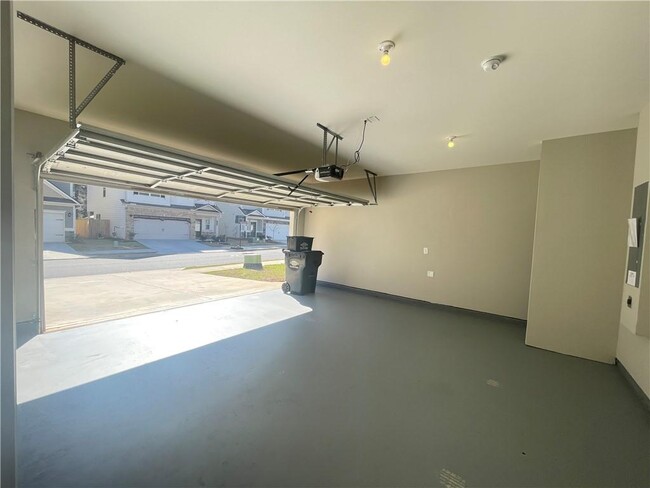 Building Photo - 145 Bryon Ln