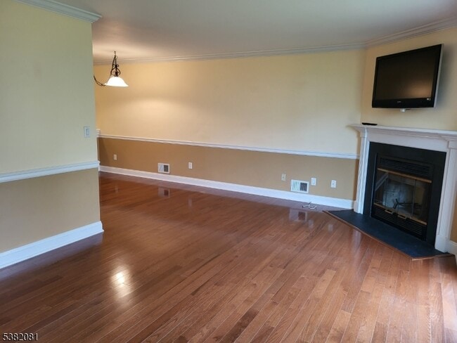 Building Photo - 1211 Spruce Hills Dr