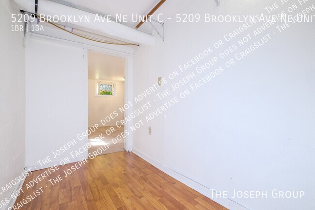 Building Photo - 5209 Brooklyn Ave NE